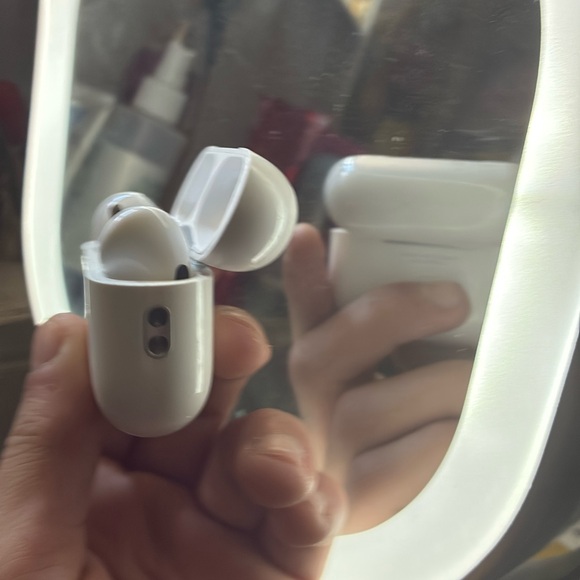 Apple White Earbud Headphones